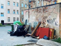 Sierpniowa zbiórka gabarytów i opon w Legnicy