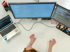 Indyjski startup AI do kodowania Emergent wart 1,5 miliarda dolarów