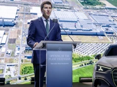 Mercedes zmienia strategię. Rozbudowa fabryki na Węgrzech za 1 mld EUR ma zatrzymać chińską ofensywę