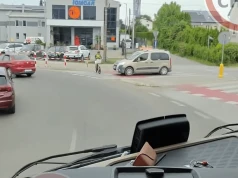 Pisk opon, pośpiech i zderzenie. Nagranie „Stop Cham” pokazuje potrącenie rowerzysty