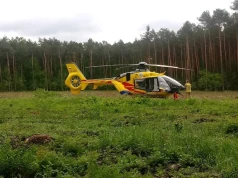 Wypadek w Sulejowie. Śmigłowiec LPR zabrał do szpitala 16-latkę na hulajnodze