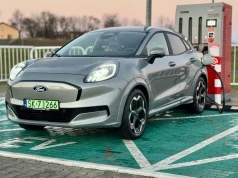 Najczęstsze awarie aut elektryczny zaskakują. Baterii nie ma w TOP5