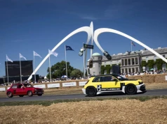 Renault 5 Turbo 3E naprawdę jeździ. 555 KM na Goodwood, a cena rośnie do 160 tys. euro