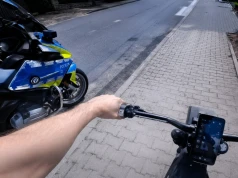 16-latek uciekał przed policją na elektrycznym motocyklu. Błagał o wybaczenie, ale usłyszał, że popełnił przestępstwo