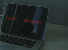 Cyberprzestępcy z AI atakują łańcuchy dostaw w transporcie i logistyce