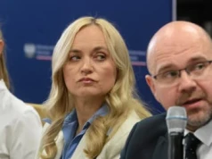 Rząd chce chronić pacjentów przed hochsztaplerami. Może przy okazji uderzyć w medyków