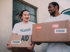 Cloudera i Mercy Corps wdrażają agentową AI opartą na Claude do pracy humanitarnej