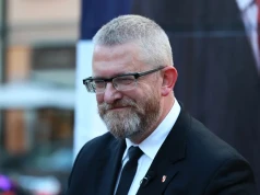 Burza wokół książki z przedmową Brauna. Część serwisów wycofała ją ze sprzedaży