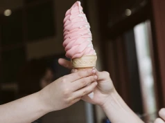 Co piąty lód nad morzem "wzbogacony" o bakterie. Wyniki kontroli sanepidu alarmują