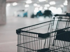 Auchan najtańszą siecią w czerwcu. Aldi z najdroższym koszykiem