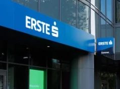 Znalazł dziesiątki cudzych kart w skrzynce. Erste Bank podejrzewa przekręt na "słupy"