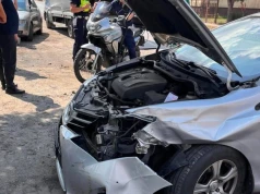 Zderzenie osobówki z motocyklem. Ranny kierowca jednośladu