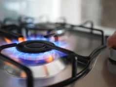 Ropa i gaz znowu mocno drożeją. To może pokrzyżować plany w Polsce