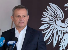 Komisja Odpowiedzialności Konstytucyjnej obradowała za zamkniętymi drzwiami. W centrum sprawy Glapińskiego i Ziobry