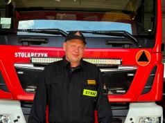 Strażak z JRG 2 w Kaliszu udzielił pomocy pasażerowi samolotu
