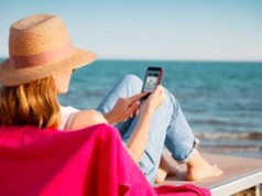 Upał osłabia baterię w telefonie? Tak ochronisz smartfon latem