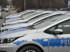 Nowe radiowozy miesiącami stały na parkingach. Gen. Kochańczyk wyjaśnia, dlaczego