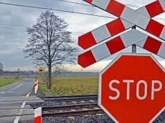 Na przejazdach kolejowych w całej Polsce pojawią się kolejarze. Mają ważny powód