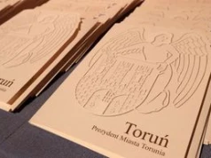 Toruń zmienia zasady przyznawania stypendiów. Ważne zmiany dla uczniów i studentów