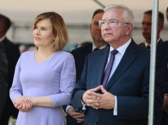 Pójdą po „rozum do głowy” czy nową szansę? Posłowie PiS na rozdrożu