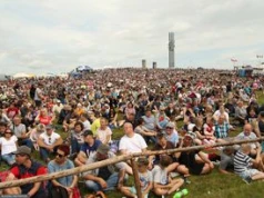 100 tys. przyjedzie w weekend do małej wsi. Wstęp jest za darmo