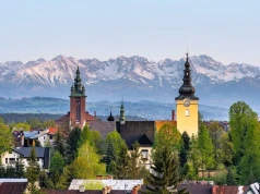 Zakopane może poczekać. Dla tego miasta warto wysiąść z pociągu wcześniej