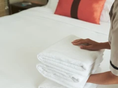 Mało kto zwraca na to uwagę w hotelu. Chodzi o kolor ręczników