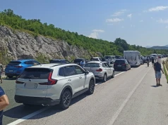 Pożar na autostradzie w kierunku do Dubrownika. W kilkukilometrowych korkach wielu Polaków