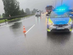 Kolizja trzech aut na S7