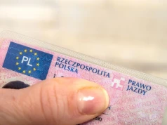Ile kosztuje prawo jazdy kat. B w Warszawie w 2026? Łączna kwota może Cię zamurować
