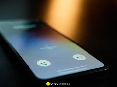 Nie kładź telefonu na stole. Naukowcy ostrzegają przed konsekwencjami
