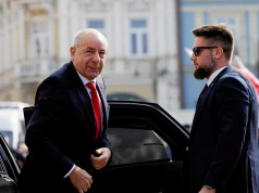 Prezydent Węgier się ugiął. Podpisał zmianę w konstytucji