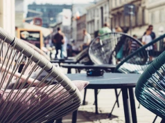 Gastronomia traci ogródki. Centrum Warszawy w nowej odsłonie