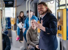 Zamkną widzów w autobusie z aktorami. Kontrowersyjny spektakl tylko dla osób powyżej 15 roku życia!