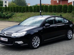 Najdroższy używany Citroën C5 z ostatnich roczników kosztuje 37.900 zł. Ma prawie 200 tys. km