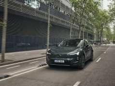 Volvo EX60 oficjalnie trafia do kierowców. Elektryczny SUV z rekordowym zasięgiem 810 km