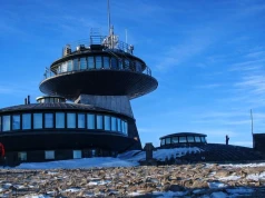 Kultowe "dyski" wrócą do życia. Na Śnieżce powstanie nowa restauracja