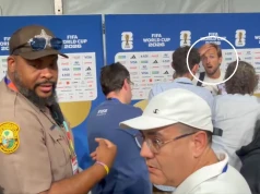 Nagła interwencja policji. W trakcie wywiadu Kane'a. Film robi furorę w sieci