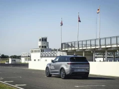 Elektryczny Range Rover nadjeżdża. 550 KM i 4,5 sekundy do „setki”
