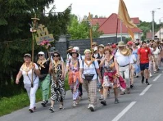 Łobżenica: Ruszyła pielgrzymka z Górki Klasztornej na Jasną Górę. Grupa Złota jest w drodze!