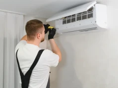 Klimatyzacja na balkonie lub elewacji bloku. Kiedy potrzebna jest zgoda wspólnoty?