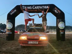 Citroën BX nad Zatoką Kotorską i meta. Szampan, muzyka i kąpiel w Adriatyku (Trans-Carpathia 2026 cz. 8)