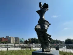 Po powodzi tysiąclecia we Wrocławiu rozgorzała dyskusja o wielkości biustu