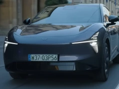 Xpeng L03 jako triumf nad niemiecką motoryzacją, niepokój nabywców Xpenga P7+, zapowiedź budowy 4 000 punktów ładowania