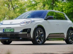 Nissan Micra 52 kWh Evolve Plus to przykład kobiecego auta. Kupimy go oczami i nie pożałujemy
