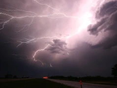 Całe Podkarpacie zagrożone burzami. Eksperci radzą, jak przetrwać nadchodzącą noc