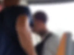 Incydent w tramwaju w Poznaniu. Obrażali chłopca z Ukrainy, potem skupili się na 60-latku