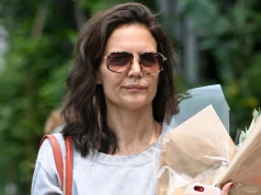 Tak ubrana wyszła na ulicę. Katie Holmes od razu skradła show