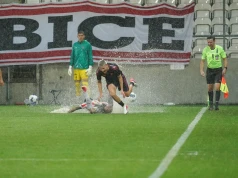 120-lecie klubu. Deszczowy jubileusz. Cracovia pokonała Sevillę FC. Zdjęcia