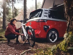 Volkswagen pokazał „smart rower” elektryczny. Ma kamerę cofania i okulary AR